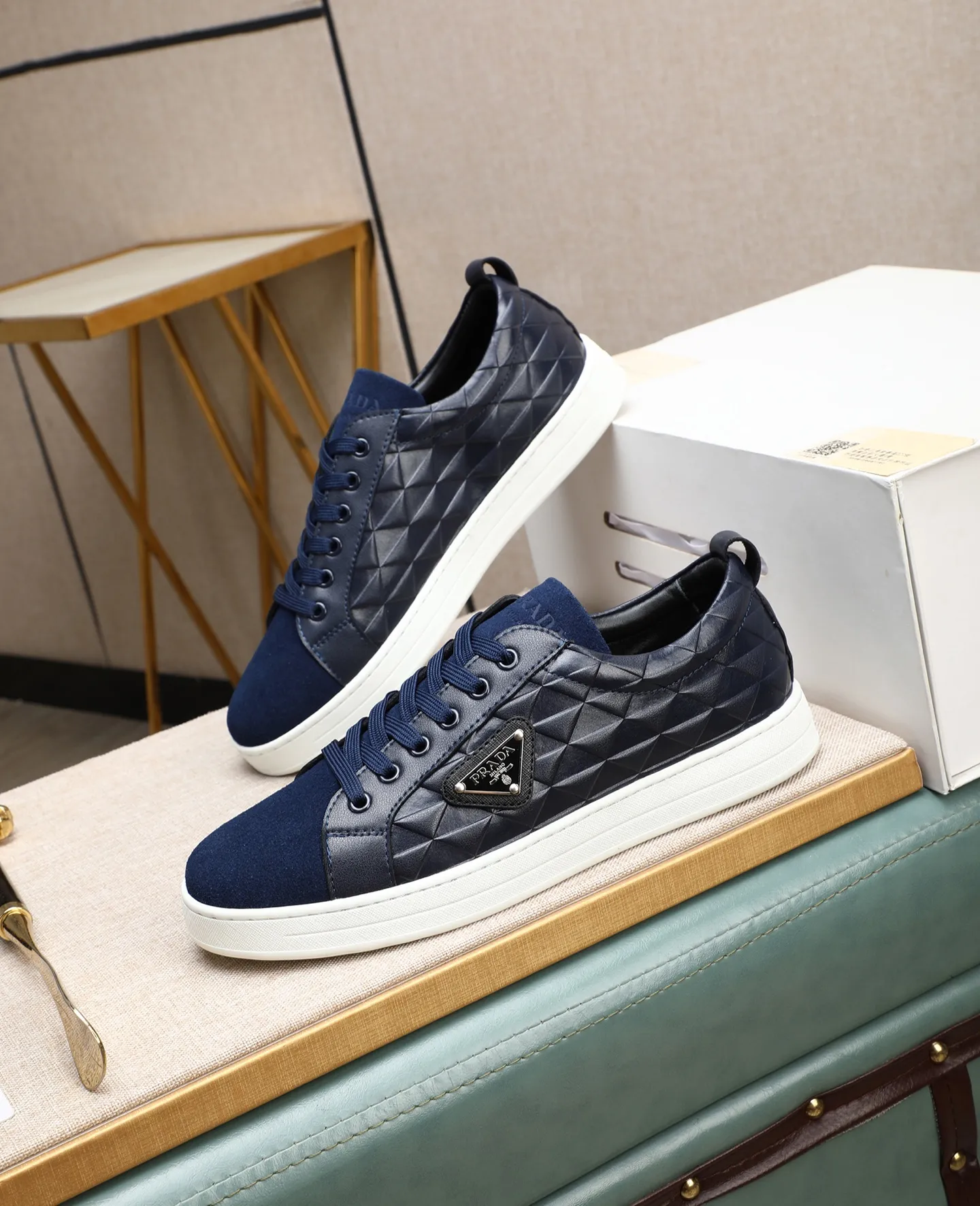 Men's men's shoes💰440🌹🌹[PRADA—Prada] latest model🙈original replica! 👟👟👟Available here. The workmanship is top-notch. The upper is made of Italian 🇮🇹Imported calfskin. ❗️Breathable genuine leather lining @Suitable for travel. The original version has an enlarged engraved sole, making it suitable for all kinds of travels, showing low-key luxury. Let quality speak for itself. Color: Size: 38-44